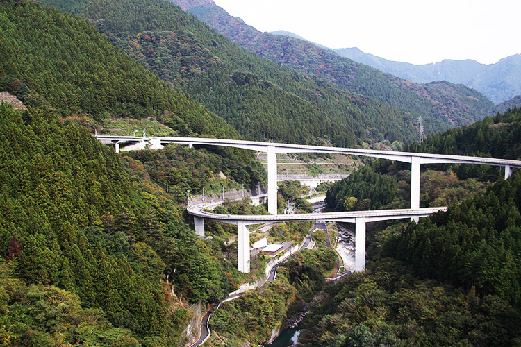 雷電廿六木（らいでんとどろき）橋（ループ橋）